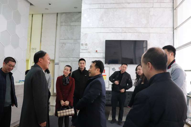 成都温江区区委副书记考察组一行考察参观四川j9九游会官网制药有限公司 成都温江区区委副书记考察组一行考察参观四川j9九游会官网制药有限公司